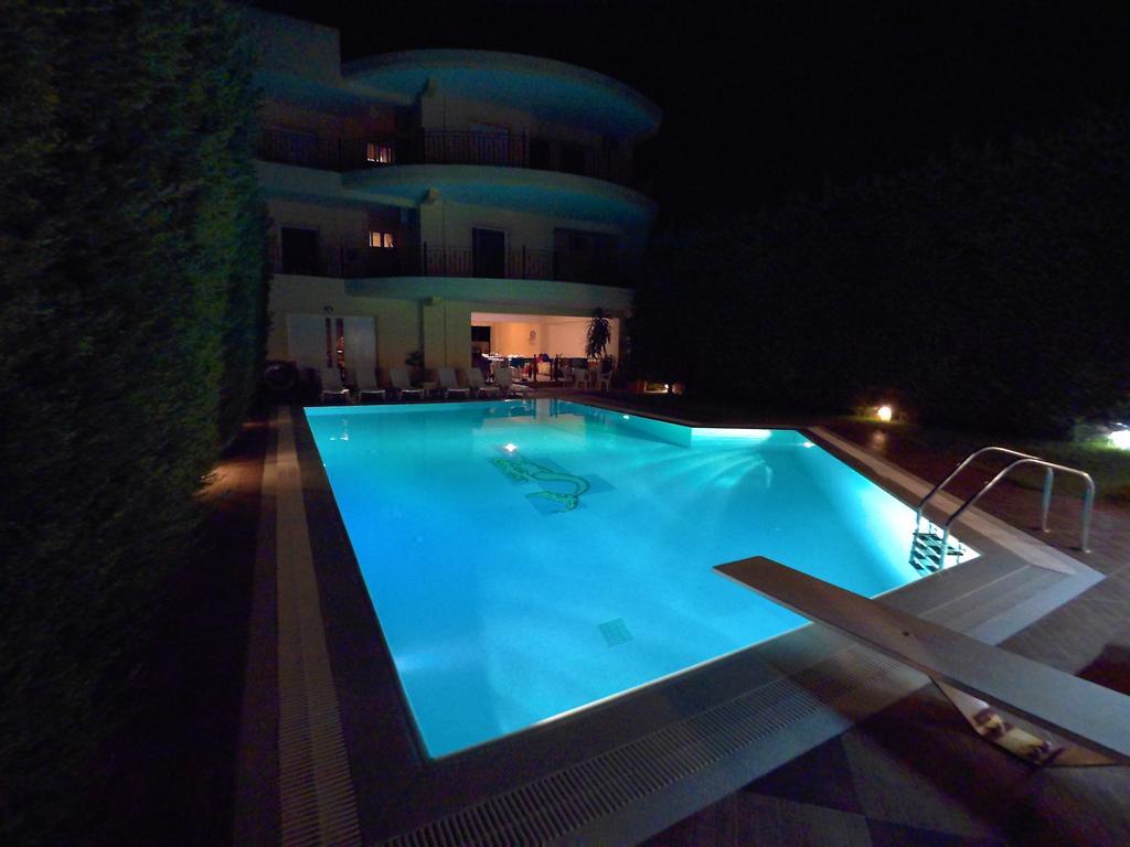 Diamond Apartments Agios Konstantinos  Exteriör bild
